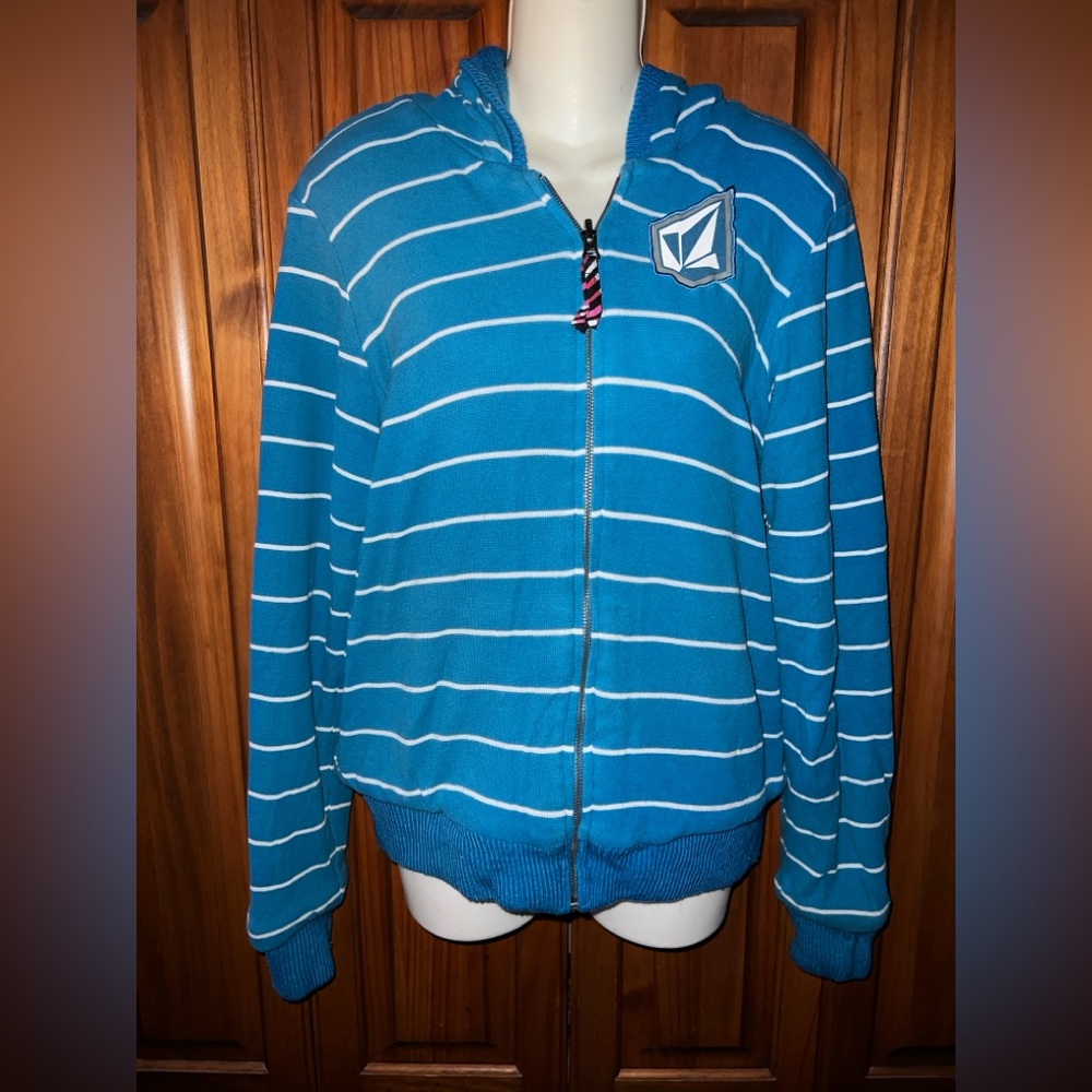 Volcom - Picture 2 of 8